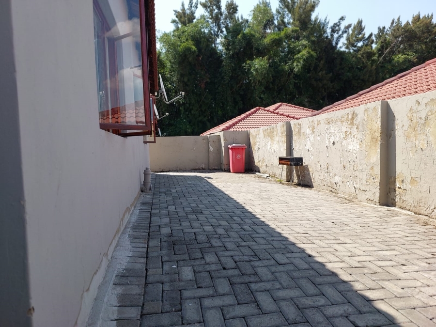 3 Bedroom Property for Sale in Waterval East North West